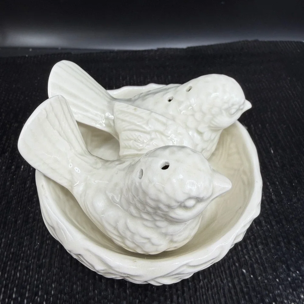 Vintage Fitz and Floyd White Bird Nest Salt Pepper Shakers 1978 Japan 3pc Set